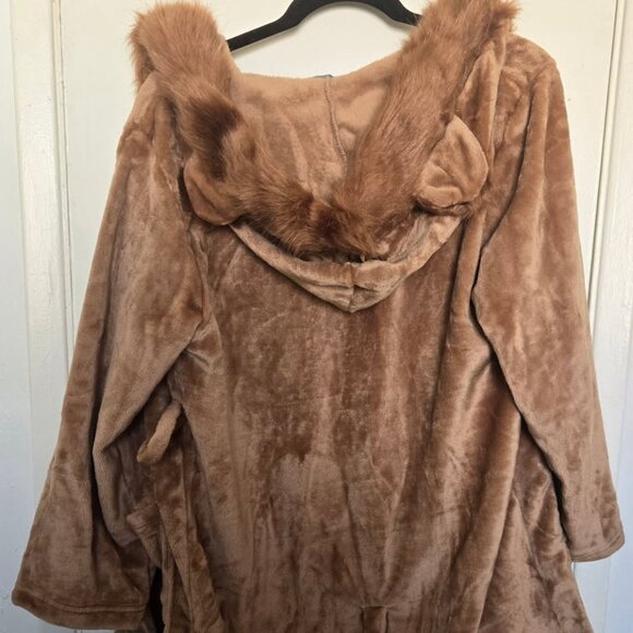 The Wizard of Oz Cowardly Lion robe by Dolls Kill - Picture 2 of 3